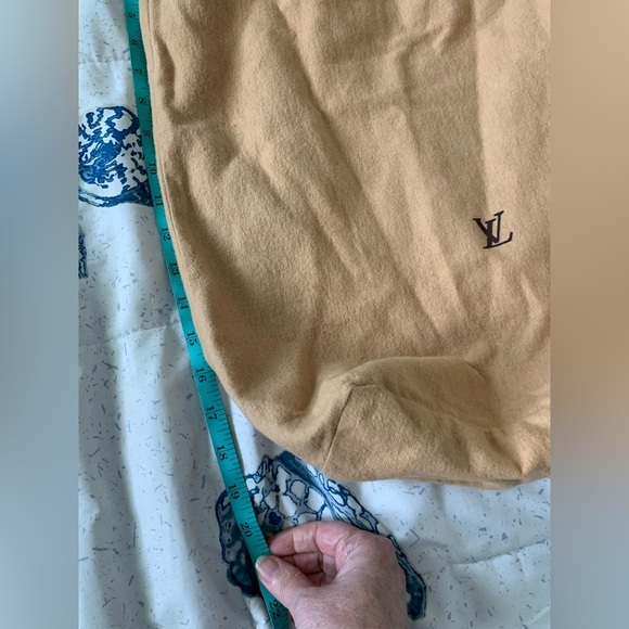 Authentic Louis Vuitton Beige Dust Bag - Picture 3 of 4